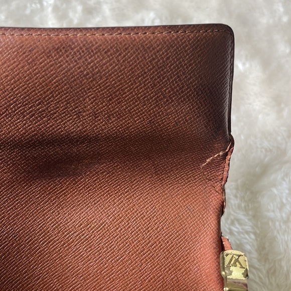 Authentic Louis Vuitton Sarah Wallet - pre-loved - Picture 12 of 16